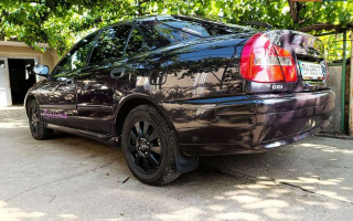 Mitsubishi Carisma, 2001