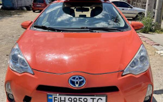 Toyota Prius C, 2014