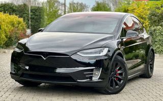 Tesla Model X, 2016