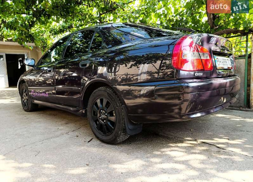 Mitsubishi Carisma, 2001