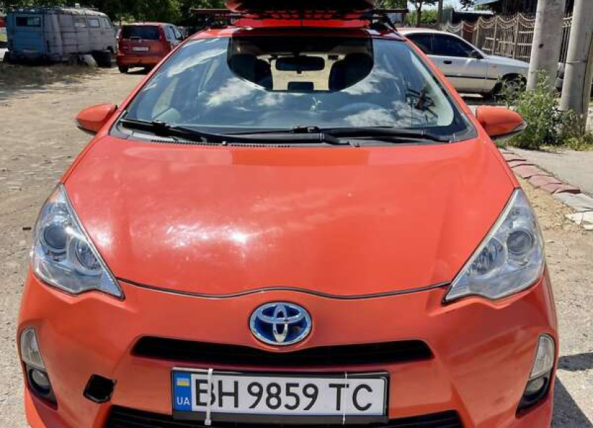 Toyota Prius C, 2014