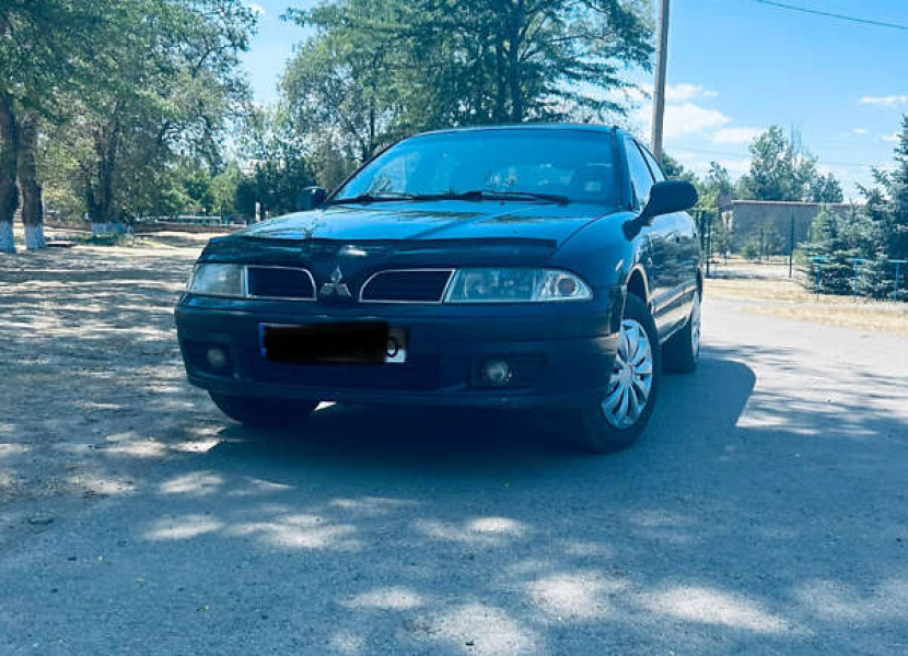 Mitsubishi Carisma, 2001