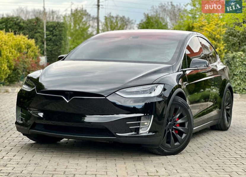 Tesla Model X, 2016