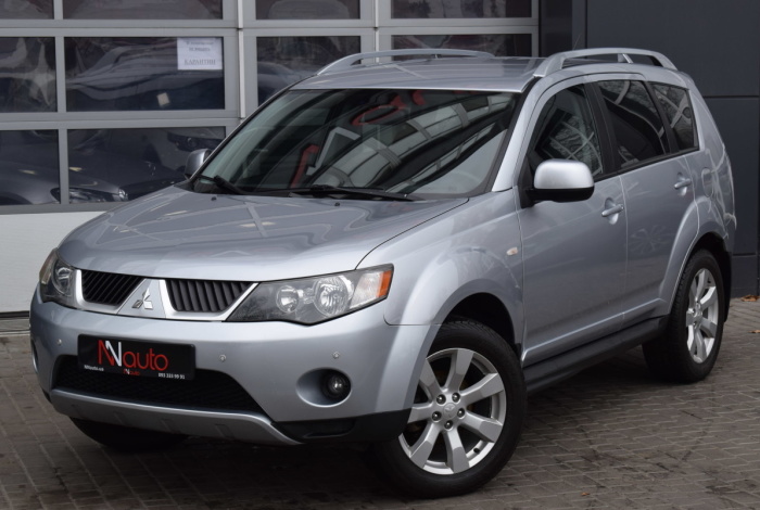 Mitsubishi Outlander XL