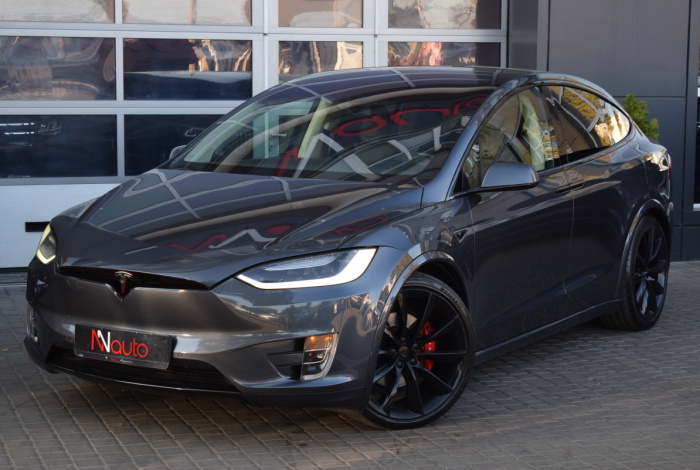 Tesla Model X P90D