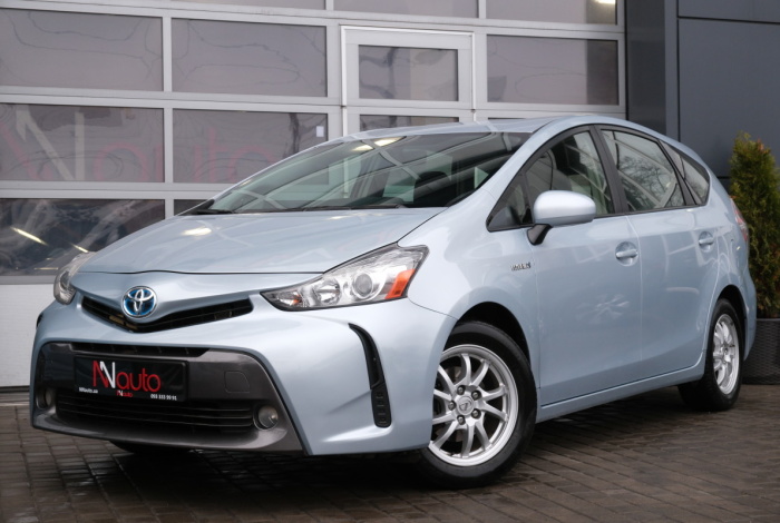 Toyota Prius V