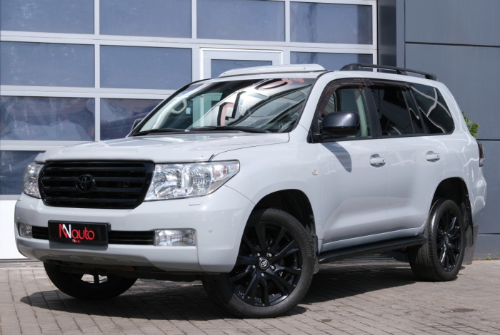 Toyota Land Cruiser 200
