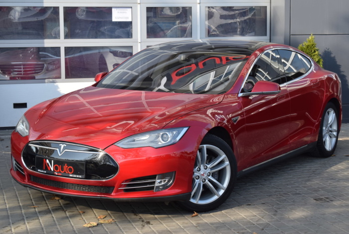 Tesla Model S 85