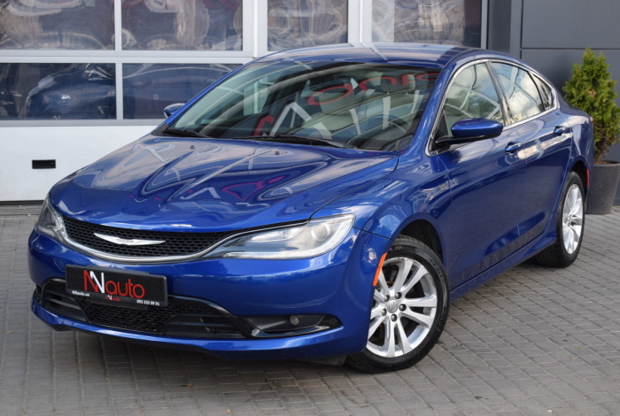 Chrysler 200
