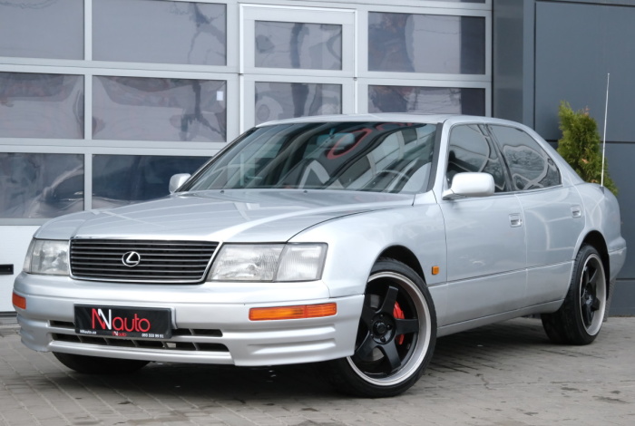 Lexus LS