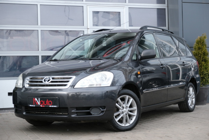 Toyota Avensis Verso