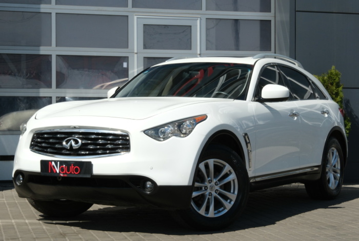 Infiniti QX70