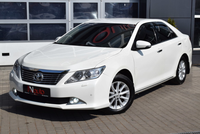 Toyota Camry Prestige